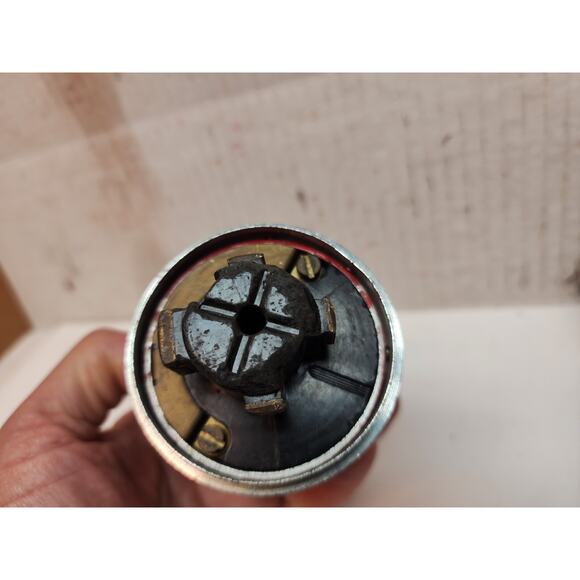 Lot Hubbell HBL20443 Hubbellock Receptacle and plug, 30 amp, 480V, 3 Pole 4 Wire - Picture 9 of 11